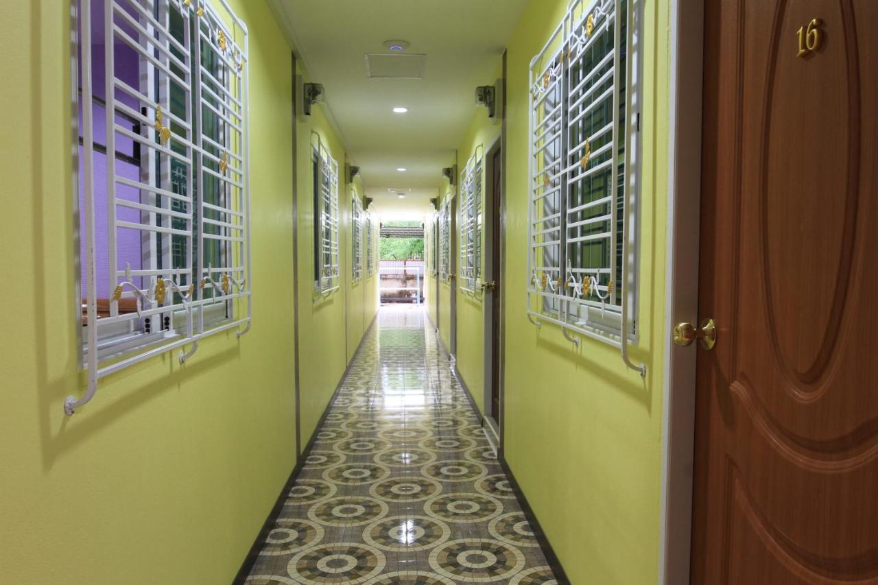 Siri Guesthouse Ayutthaya Exteriér fotografie